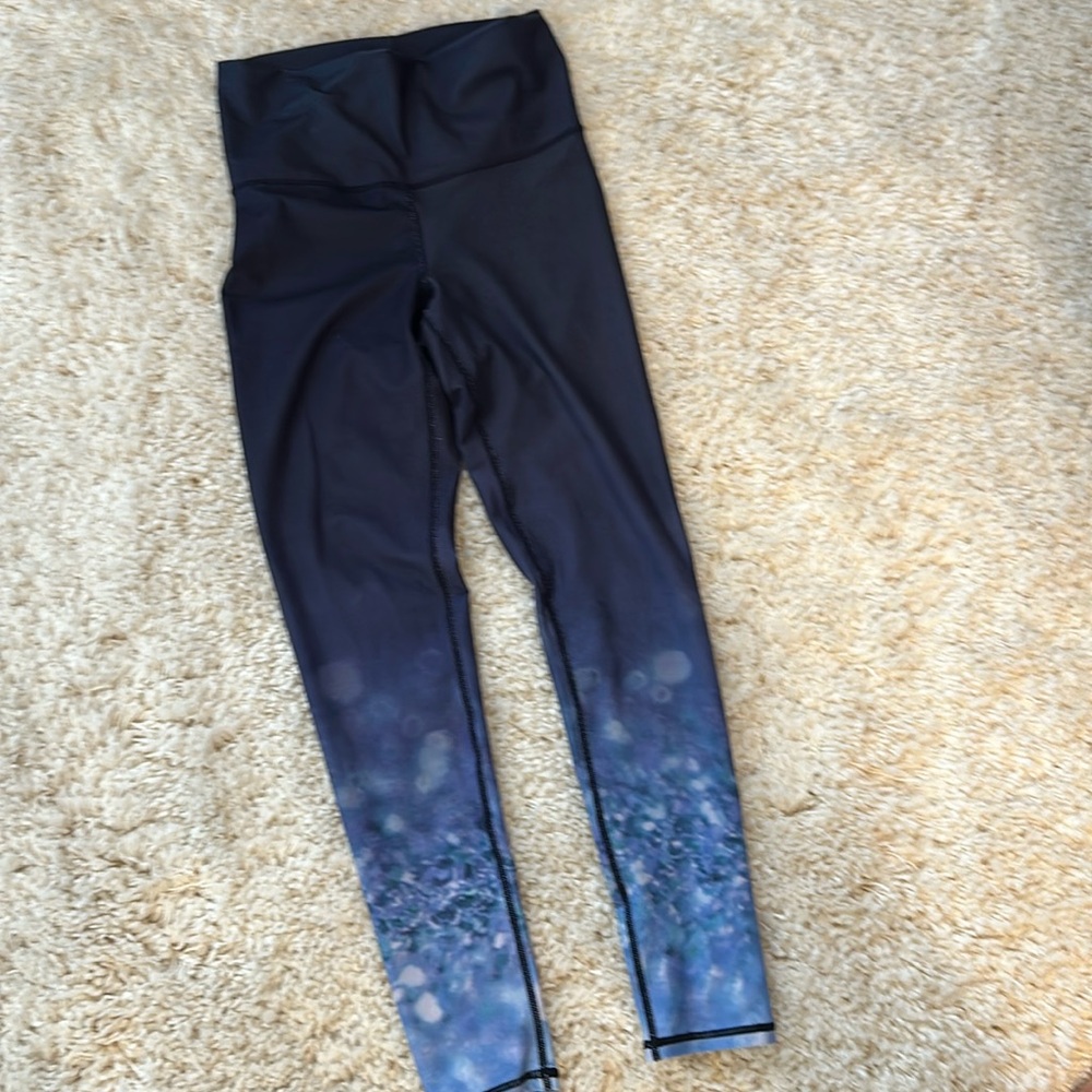 Sol & Mane very soft, medium leggings